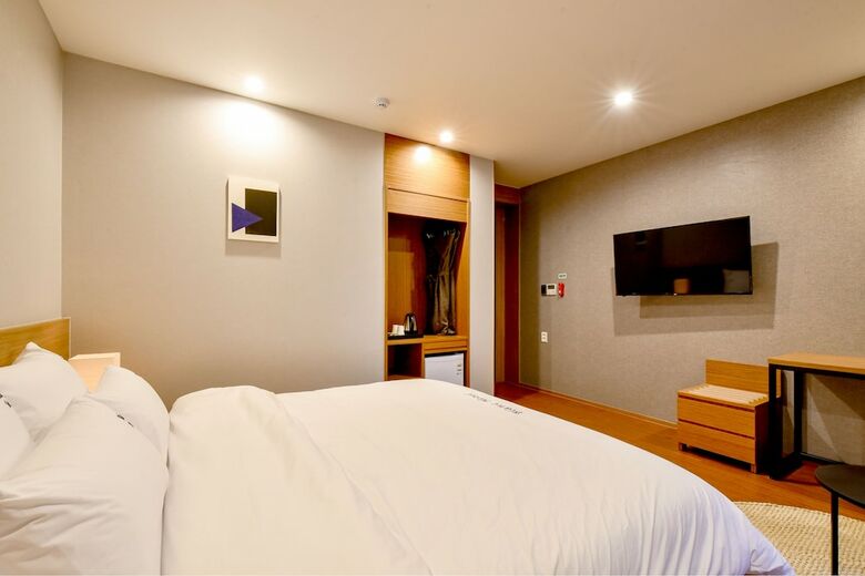 Blanc Business Hotel