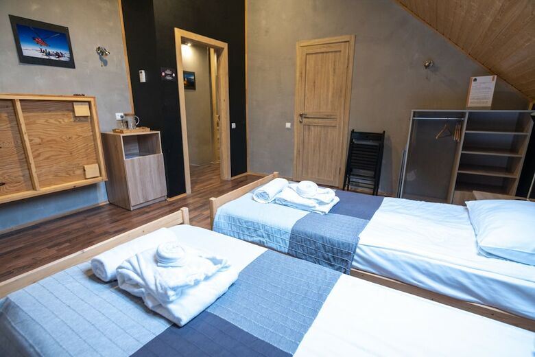 Hostal Bay House