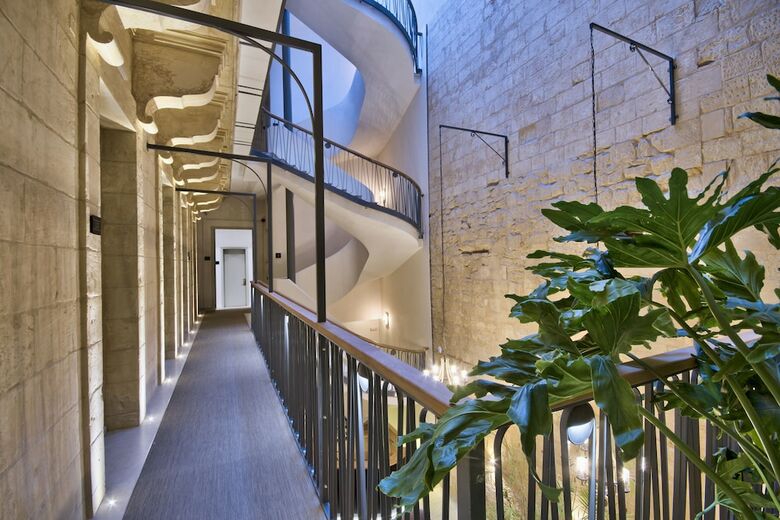 Hotel 66 Saint Pauls & Spa