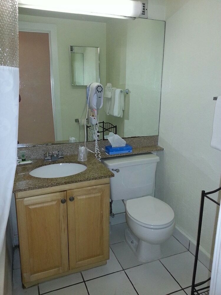 Apartamentos Hollywood Beach Resort- Large Studio Sleeps 4