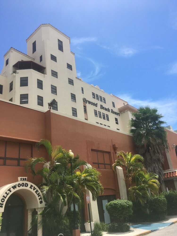 Apartamentos Hollywood Beach Resort- Petite Studio