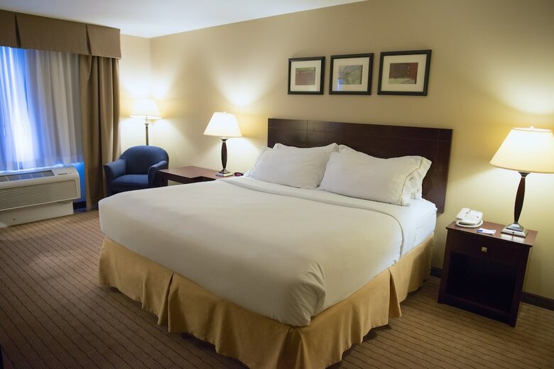 Hotel Holiday Inn Express Devils Lake