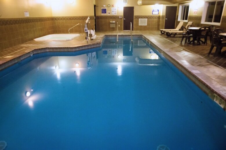 Hotel Holiday Inn Express Devils Lake
