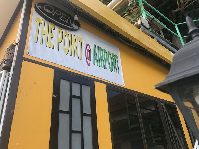 Hotel The Point At Airport