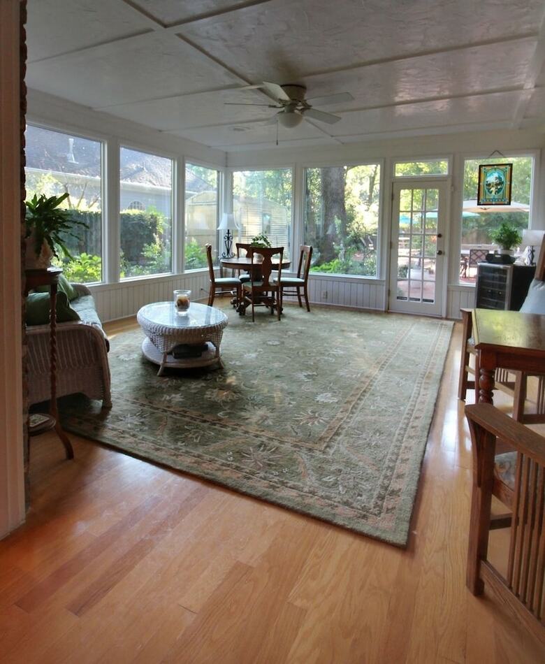 Bed & Breakfast Tudor Oaks Inn