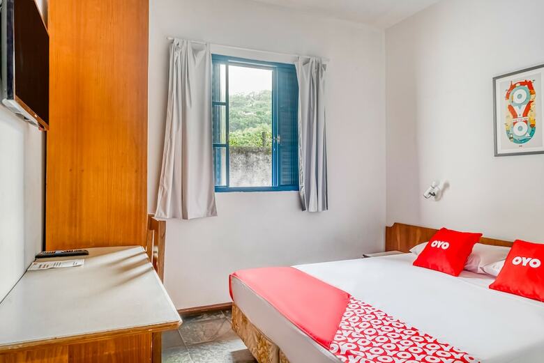 Hotel Oyo Mara Express