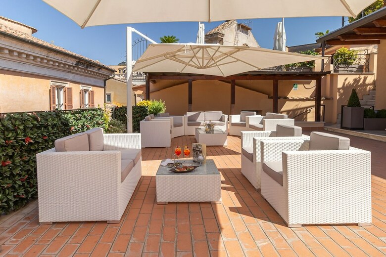 Harry's Bar Trevi Hotel & Restaurant