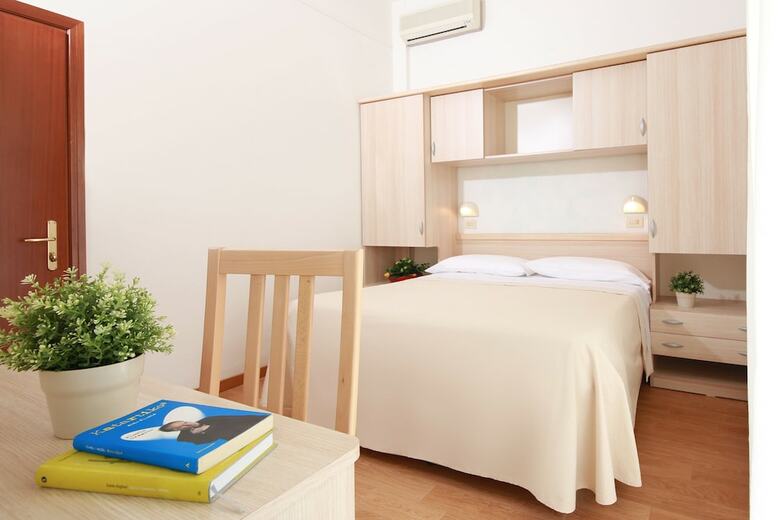 Hotel Lungomare Cattolica