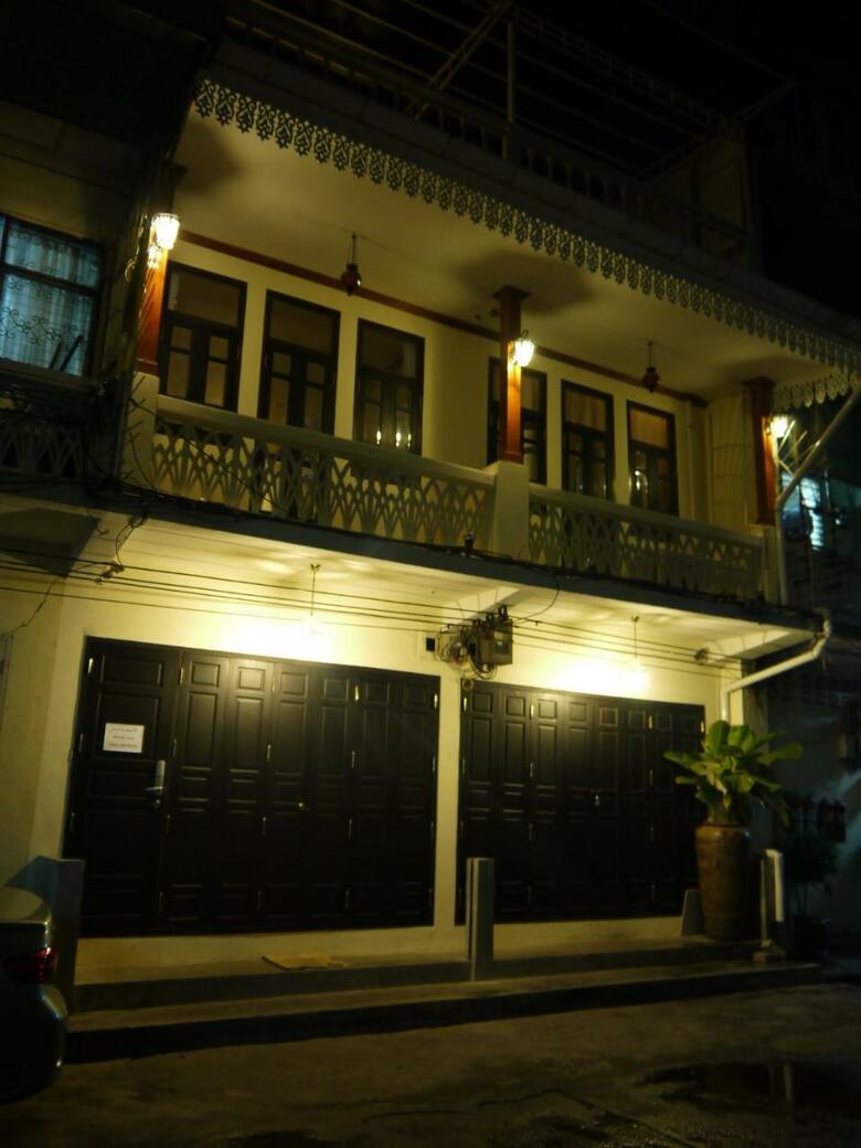 Hotel The Royal Thatien Village