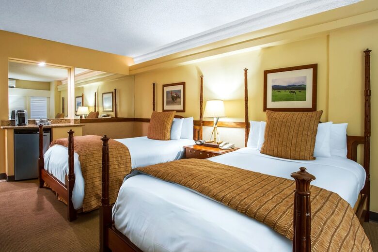 Hotel Paniolo At The Equus