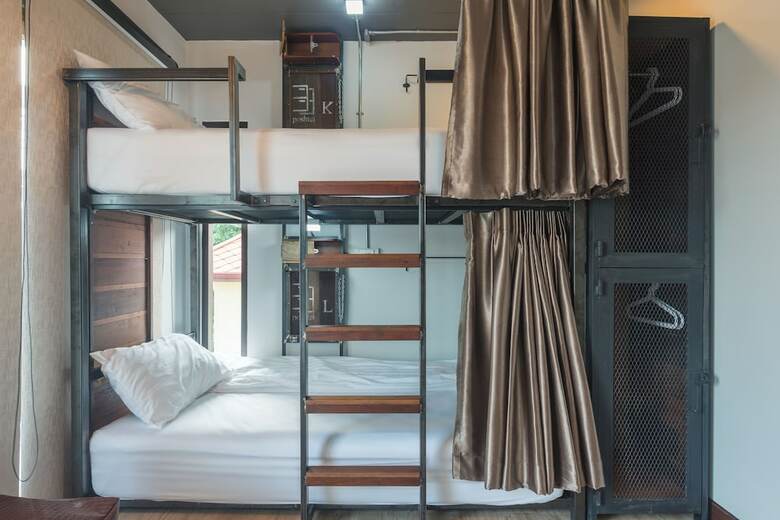 Hostal 33 Poshtel - Adults Only