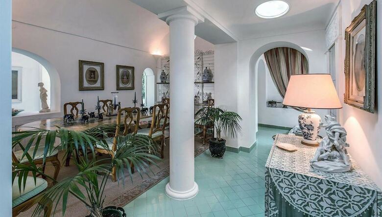 Villa Green Coral