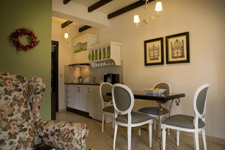 Hotel Archontiko Emmanouilidi Suites