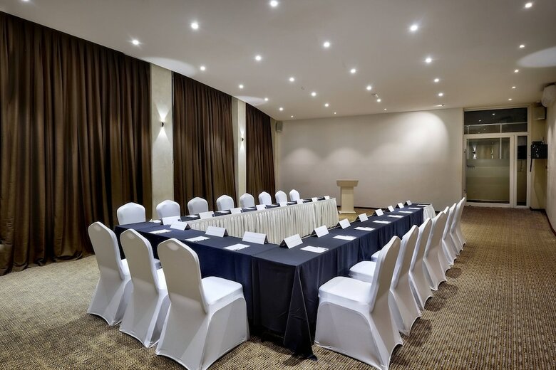 Protea Hotel By Marriott Kampala Skyz