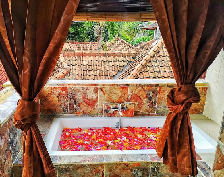 Bed & Breakfast Lovina Palace