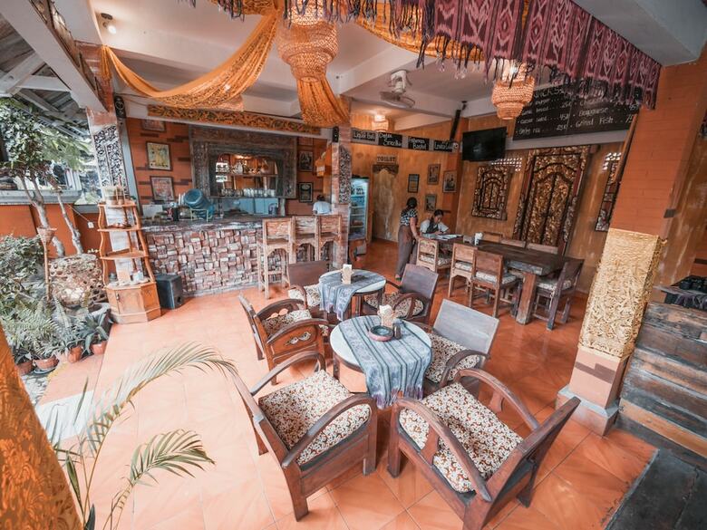 Bed & Breakfast Lovina Palace