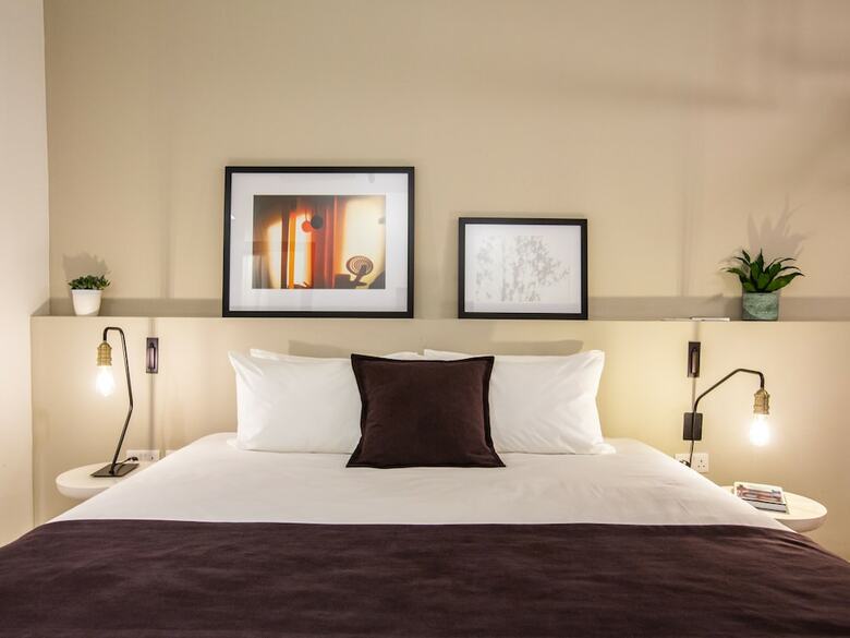 Hotel Merchant Suites