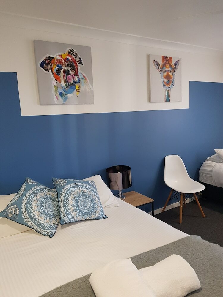 Town House Motor Inn
