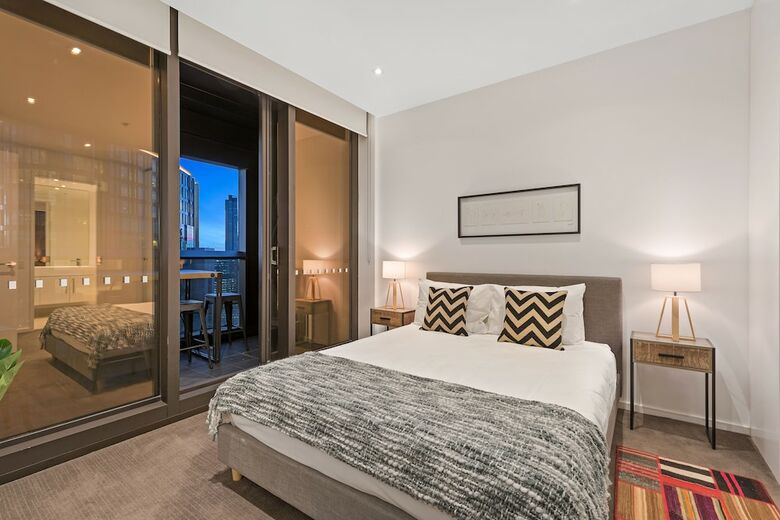 Sanctuary Apartments - Prima Pearl