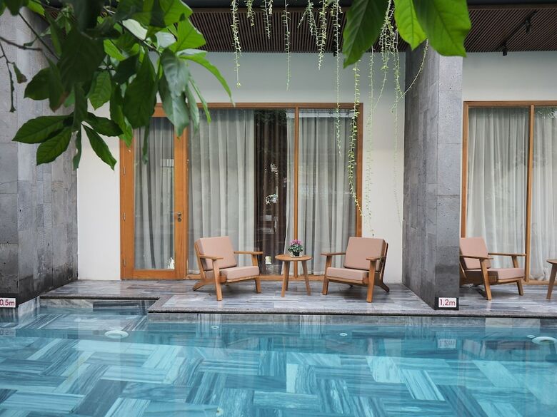 Tam House Villa Hotel