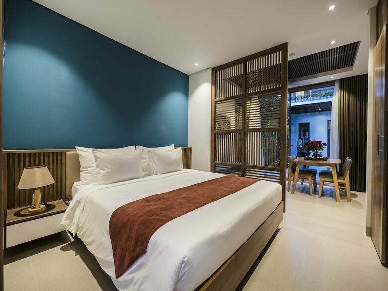 Tam House Villa Hotel