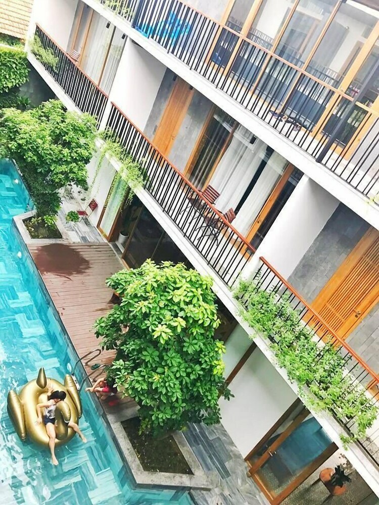 Tam House Villa Hotel