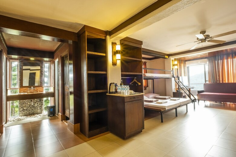 Hotel West 35 Eco Mountain Resort