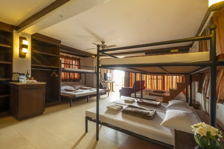 Hotel West 35 Eco Mountain Resort