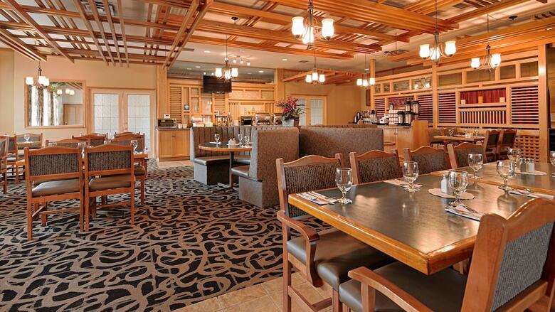 Hotel Invermere Inn