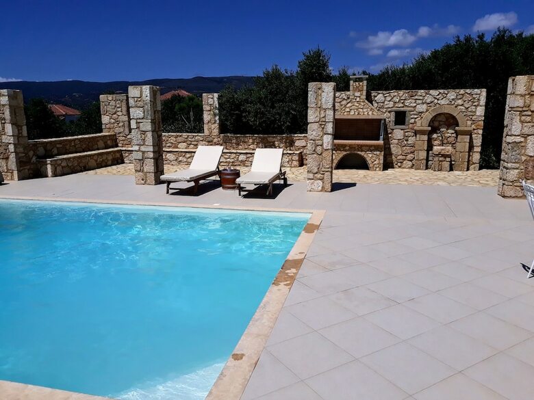 Onirozo Villa