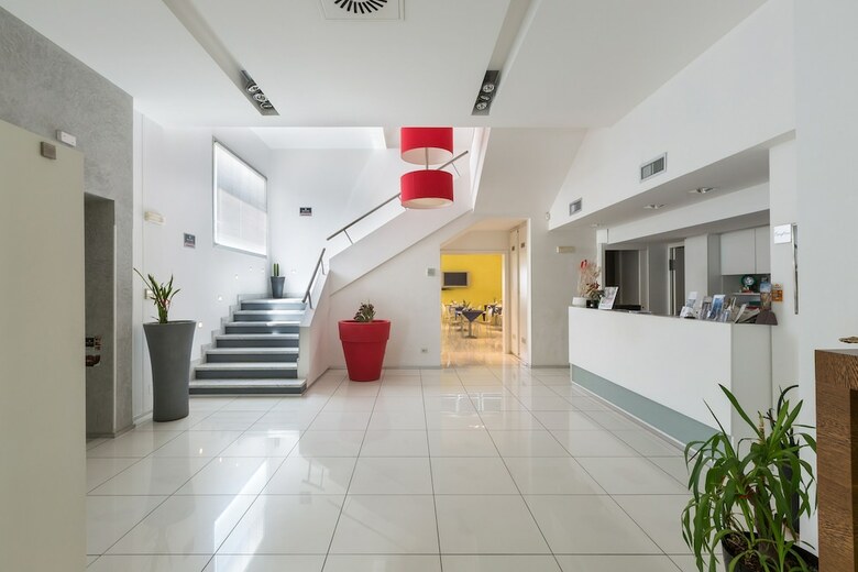 Silver Hotel