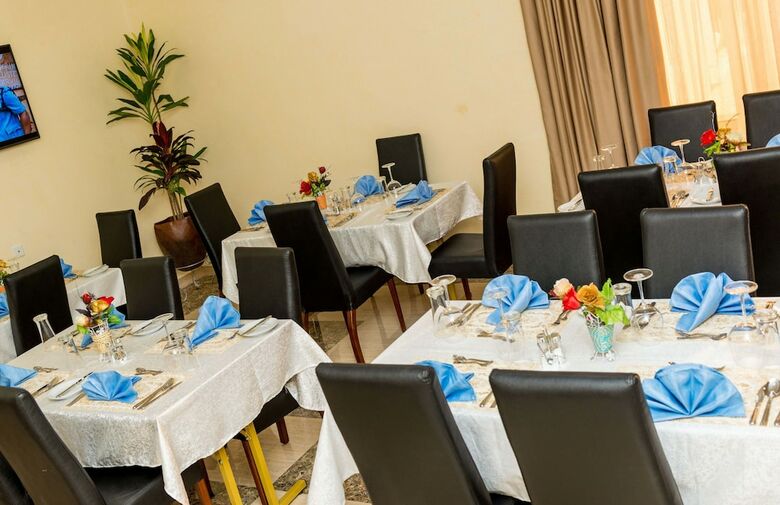 Hotel Sefcon Suites And Apartment