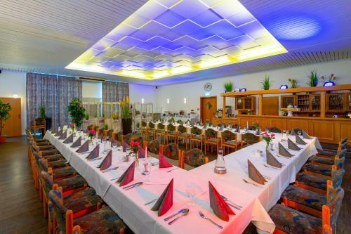 Hostal Landhotel Zum Niestetal