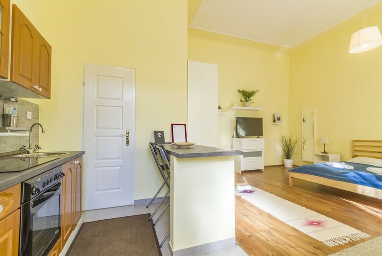 Curry Apartments