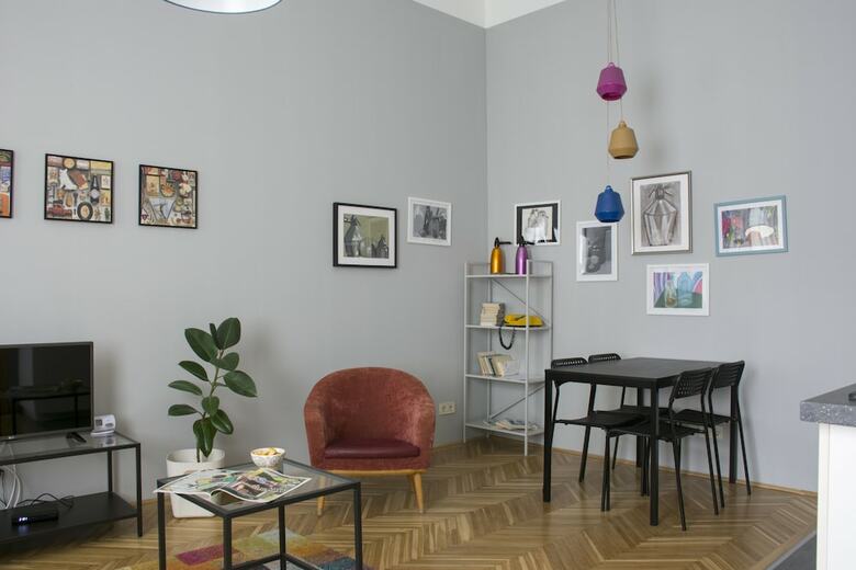 Curry Apartments