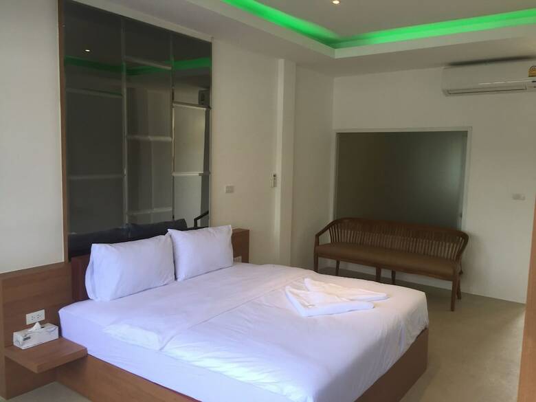 Picasso Hotel 24 Inn