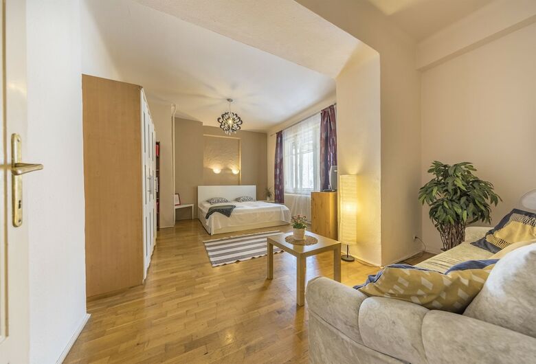 Zumin Apartment