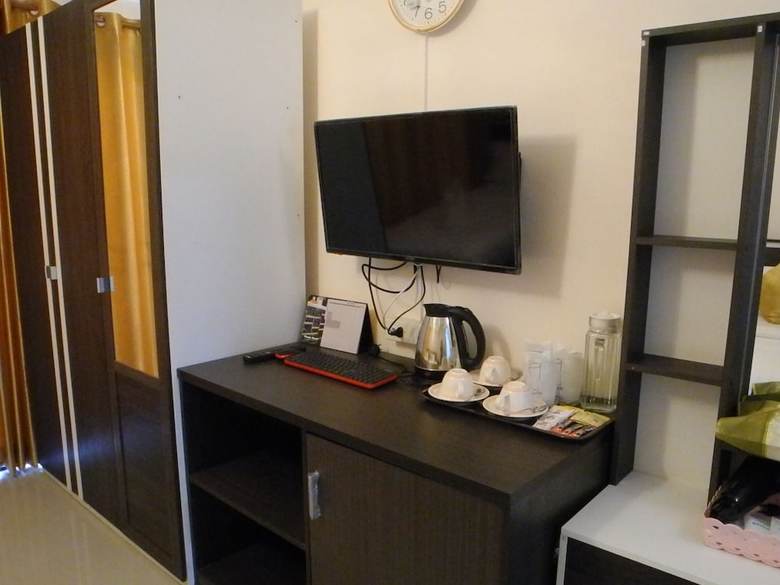 Hotel Bann Tawan Hostel & Spa