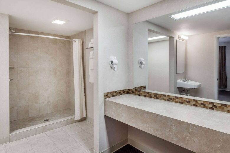 Motel Howard Johnson By Wyndham Traverse City
