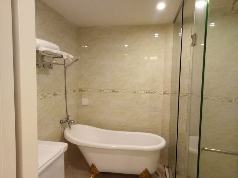 Gold Coast Hotel