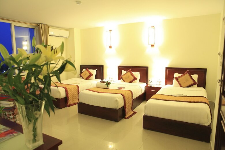 Luxe Hotel