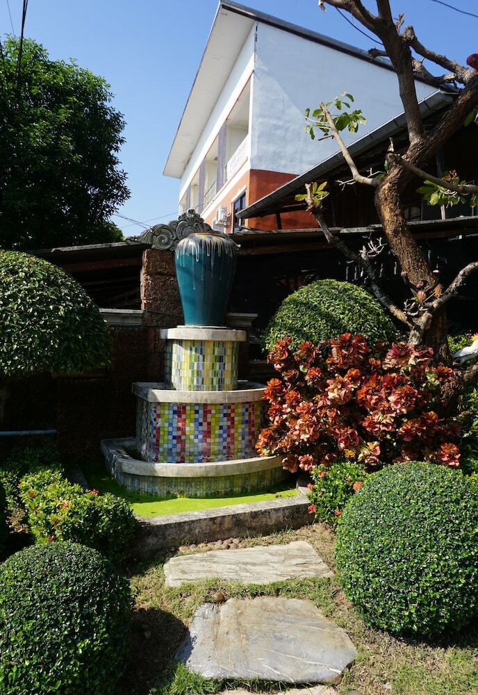 Hotel The Room Resident Chiang Rai