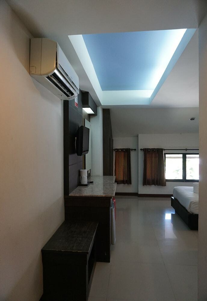 Hotel The Room Resident Chiang Rai