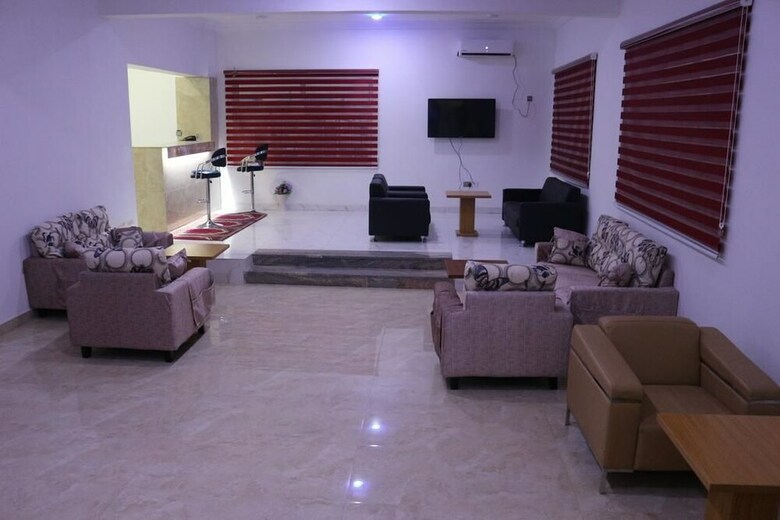Roses Regency Hotel And Suites