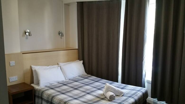 Hostal Lynden Court Hotel - Hostel
