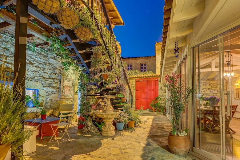 Alacati Eski Ev Hotel