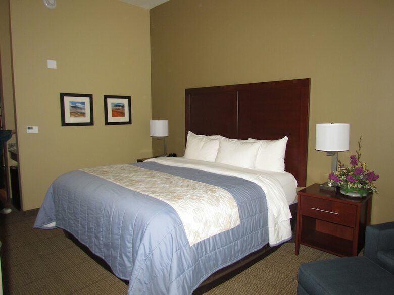 Motel Heartland Inn And Suites