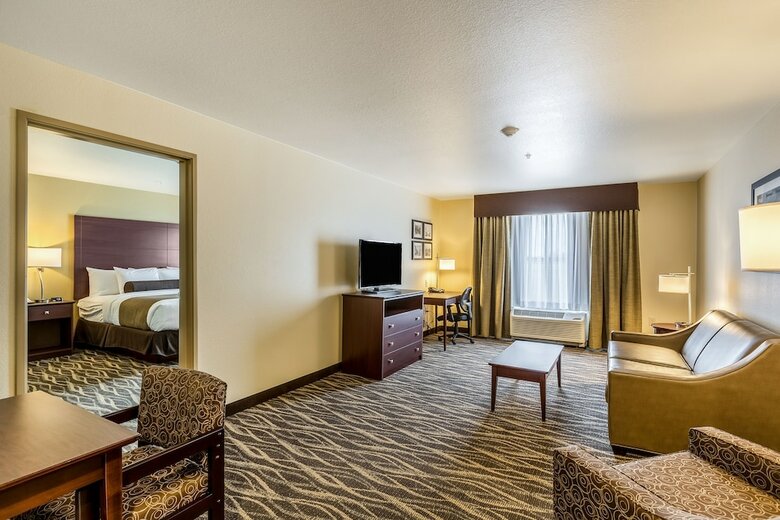 Cobblestone Hotel & Suites - Hartford