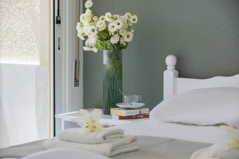Apartamentos Lordos Sunshore Beachfront Suite