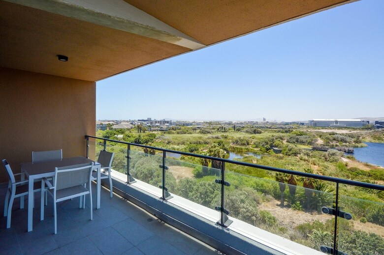 Waters Edge Luxury Apartments